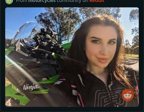 Naakte gelekte OnlyFans-foto van Ssstonerwolf