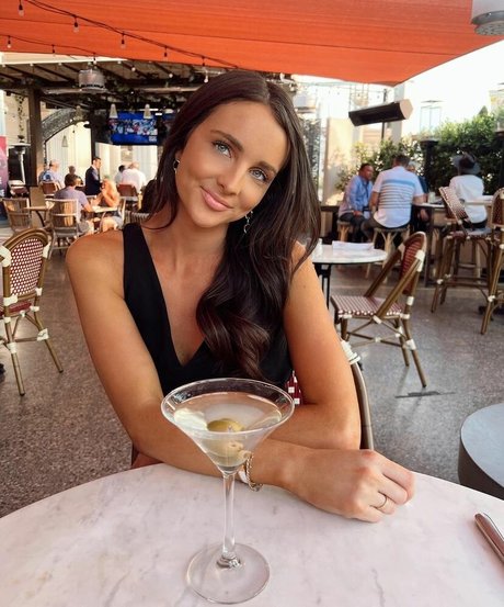 Nacktes geleaktes OnlyFans-Foto von Allie Rosadino