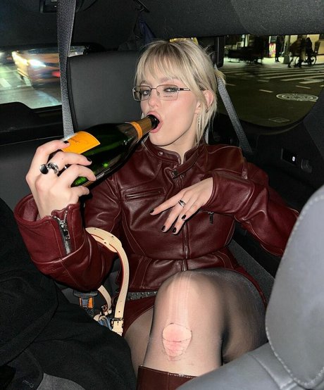 Foto di nudo di fuga di OnlyFans di Renee Rapp