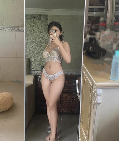 Foto di nudo di fuga di OnlyFans di Juu Lynn