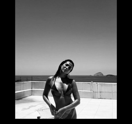 Alasti lekkinud OnlyFans-i pilt Alice Fromer