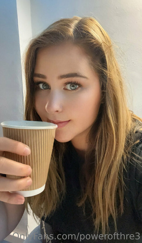 Обнаженная фотография утечки OnlyFans от Powerofthre3