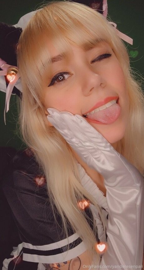 Nahá fotka uniklých OnlyFans od Bratttysuccubus