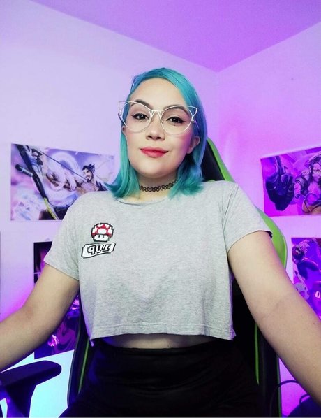 Naken lekkede OnlyFans-bilde av Azulakat