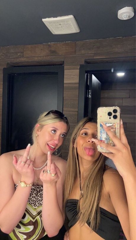 Naken läckt OnlyFans-bild av Jordan Christine Macdonald