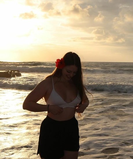 Alasti lekkinud OnlyFans-i pilt Katelyn Miller