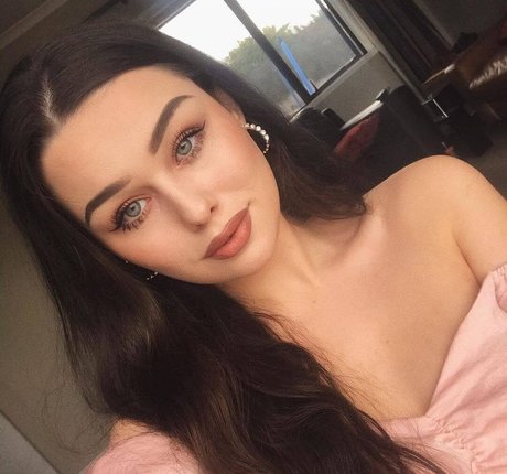 Обнаженная фотография утечки OnlyFans от Proudegirl