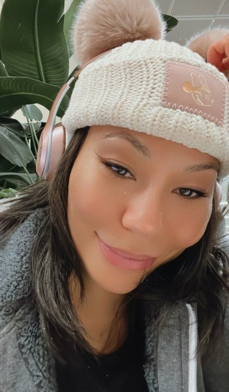 Alasti lekkinud OnlyFans-i pilt Mia Yim