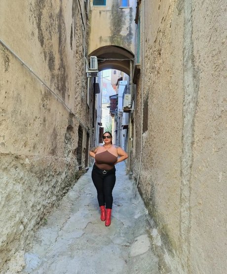 Foto di nudo di fuga di OnlyFans di Naty Mari