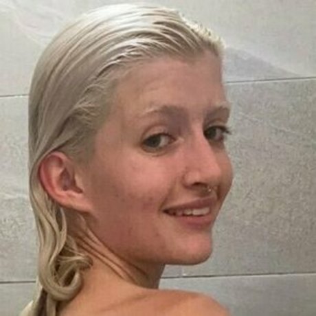 Naakte gelekte OnlyFans-foto van Sami Sheen