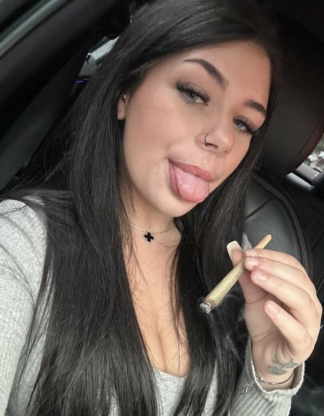 Naken lekkede OnlyFans-bilde av Babyliv18