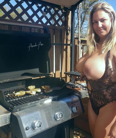 Nacktes geleaktes OnlyFans-Foto von Amanda Ann