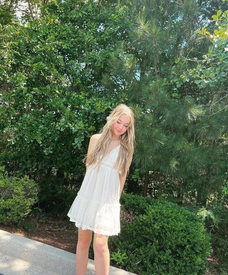 Alasti lekkinud OnlyFans-i pilt Melissapreslee