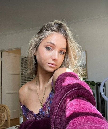 Обнаженная фотография утечки OnlyFans от Elmichelsen21