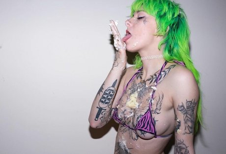 Обнаженная фотография утечки OnlyFans от Avalon Valore