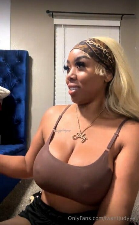 Nacktes geleaktes OnlyFans-Foto von Iwantjudyyy