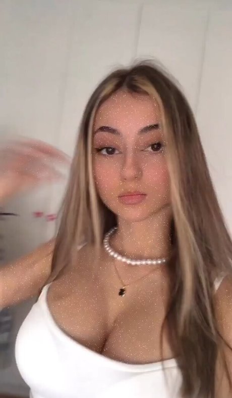 Nahá fotka uniklých OnlyFans od Meena053