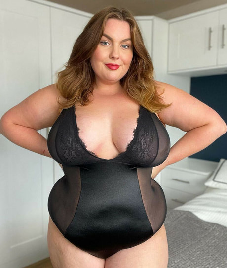 Nacktes geleaktes OnlyFans-Foto von Lauren Dungey