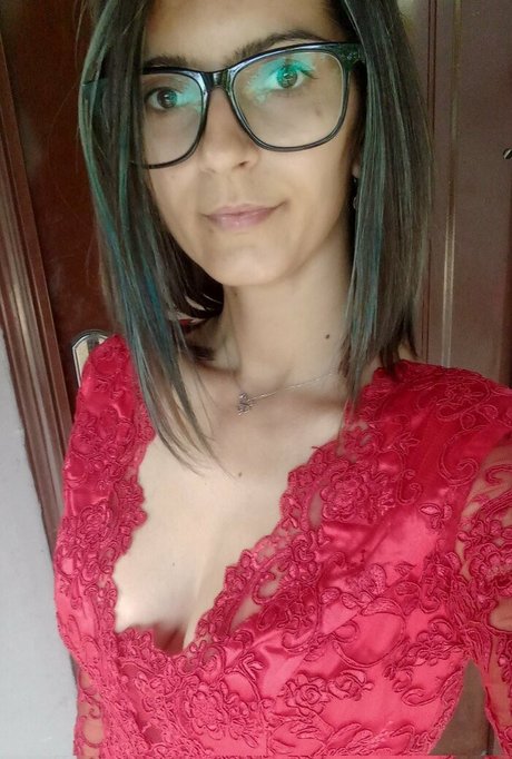 Naakte gelekte OnlyFans-foto van Raluca