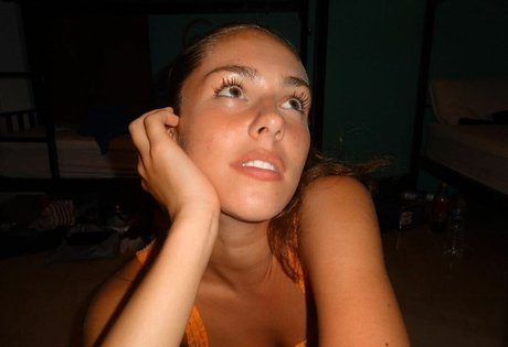 Naken läckt OnlyFans-bild av Eloise Webb