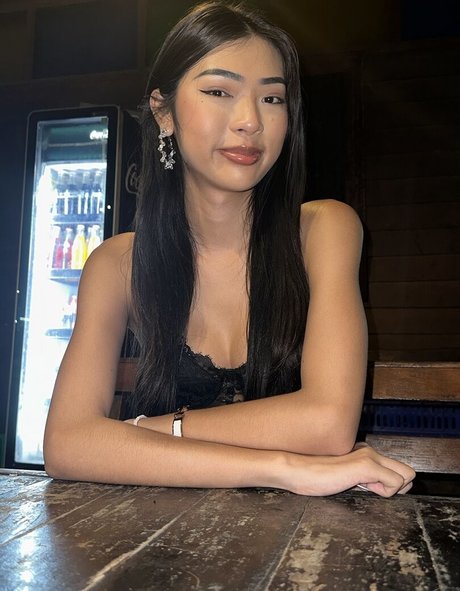 Naken lekkede OnlyFans-bilde av Sglily