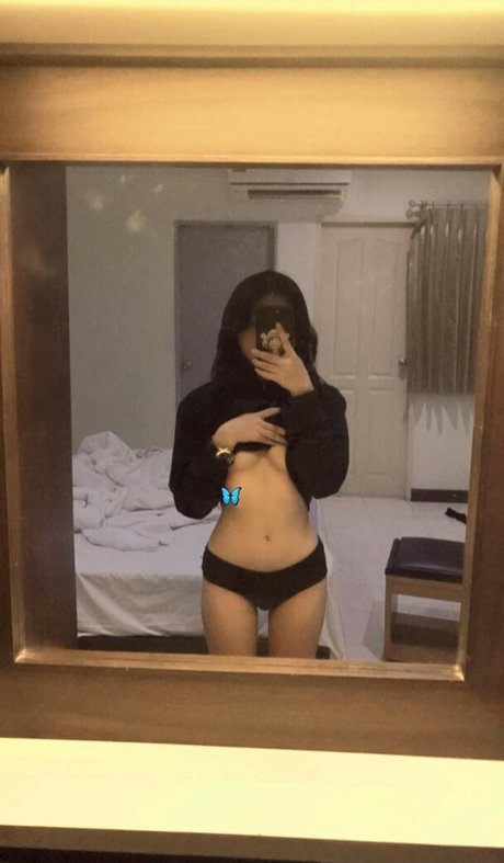 Foto desnuda filtrada de OnlyFans de Mauy18