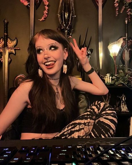 Gutknot OnlyFansリークヌード写真