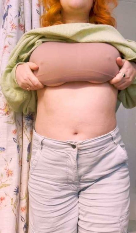 Alasti lekkinud OnlyFans-i pilt Megmage