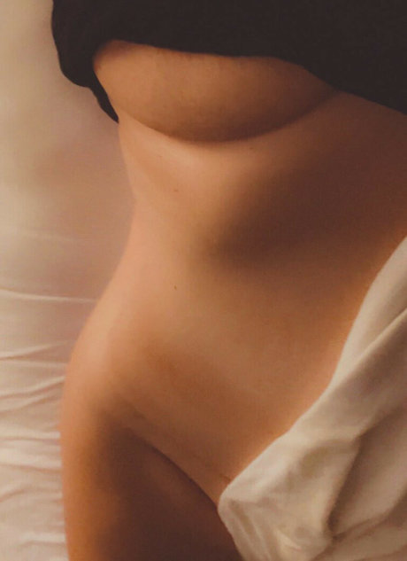 Обнаженная фотография утечки OnlyFans от Boobsradley