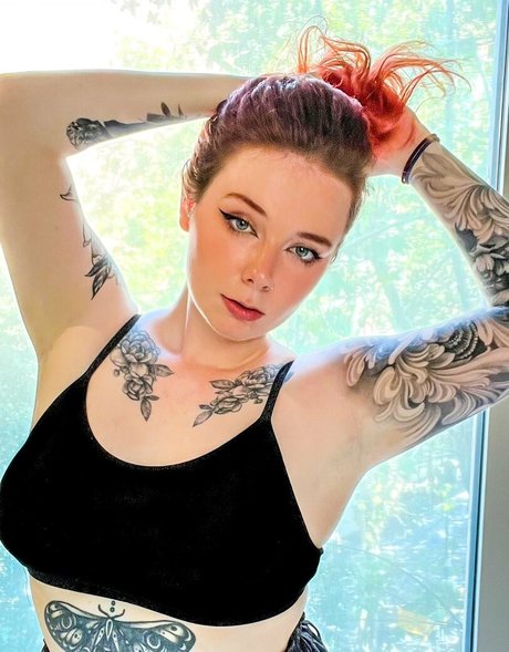 Alasti lekkinud OnlyFans-i pilt Chouffevon