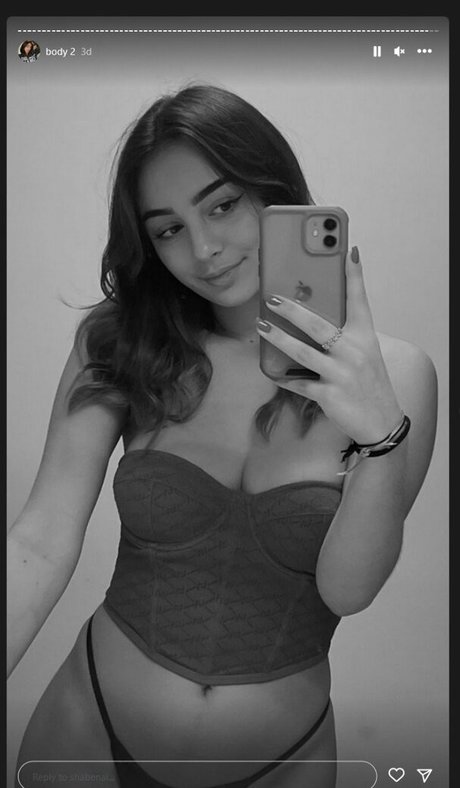 Naken läckt OnlyFans-bild av Shabenaiiiii