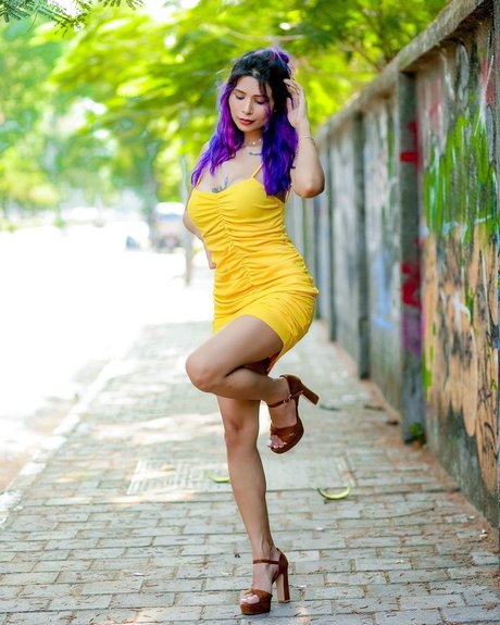 Naken läckt OnlyFans-bild av Annie Sharma