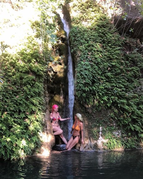 Naakte gelekte OnlyFans-foto van Doga Lamper