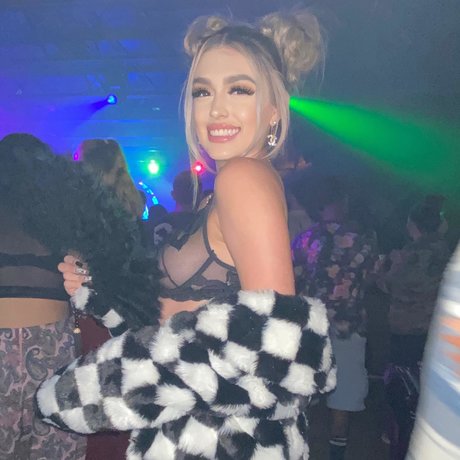 Naken lekkede OnlyFans-bilde av Jelly Vital