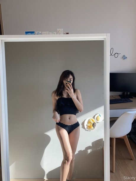 Naakte gelekte OnlyFans-foto van Stacey