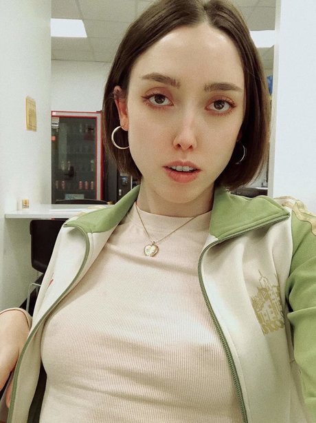 Naken lekkede OnlyFans-bilde av Zoe Flood