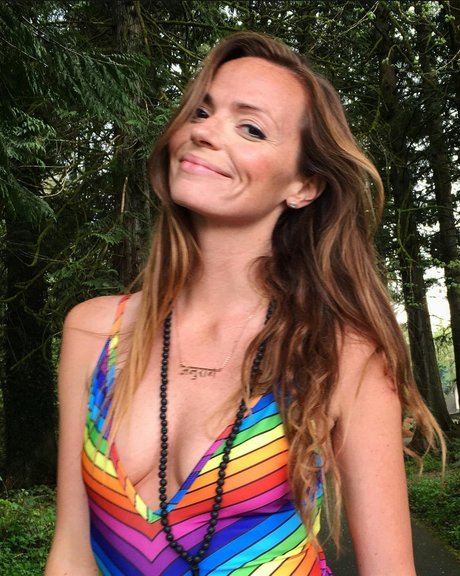 Foto desnuda filtrada de OnlyFans de Emily Hart