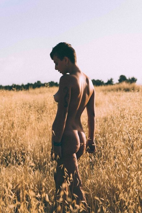 Nahá fotka uniklých OnlyFans od Tohar Frie