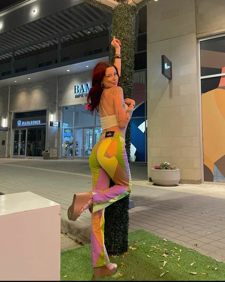 Naakte gelekte OnlyFans-foto van Arii