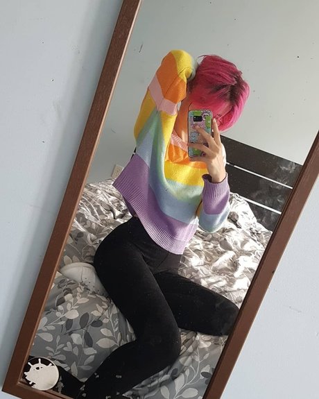 Nahá fotka uniklých OnlyFans od Emmanooodle