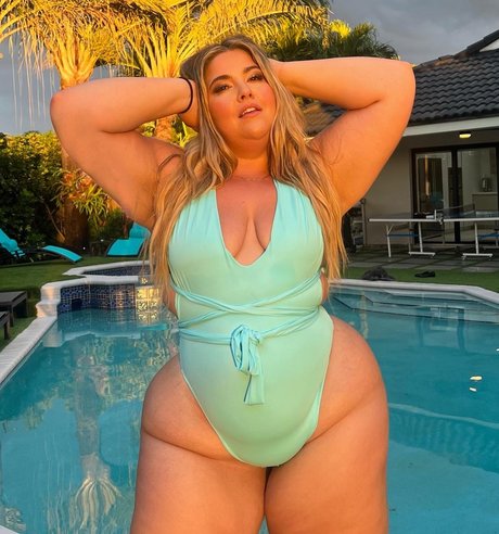 Naken lekkede OnlyFans-bilde av The Big Booty Barbie