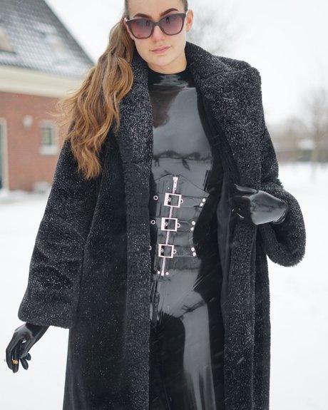 Обнаженная фотография утечки OnlyFans от Amazon Eve