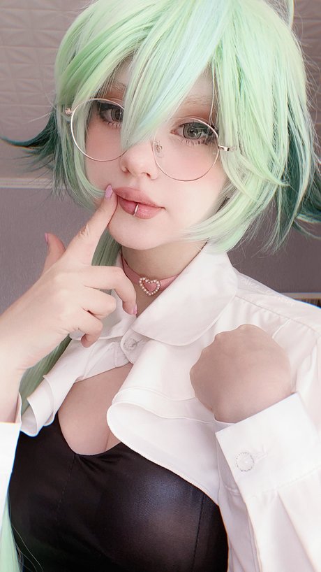 Alasti lekkinud OnlyFans-i pilt Alice Marshmellow