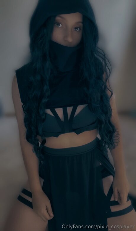 Naakte gelekte OnlyFans-foto van Pixie Cosplayer