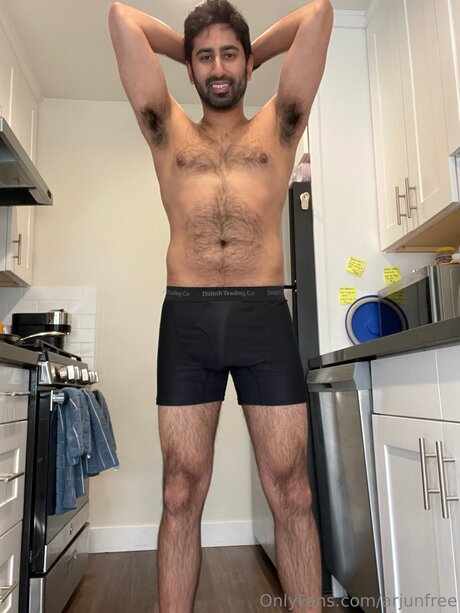 Naakte gelekte OnlyFans-foto van Arjunfree