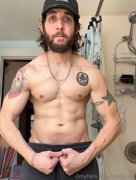 Alasti lekkinud OnlyFans-i pilt Ryanmuse