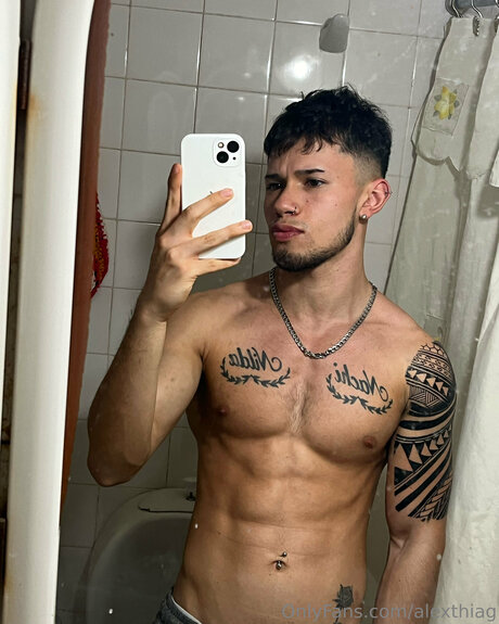 Nahá fotka uniklých OnlyFans od Alexthiag
