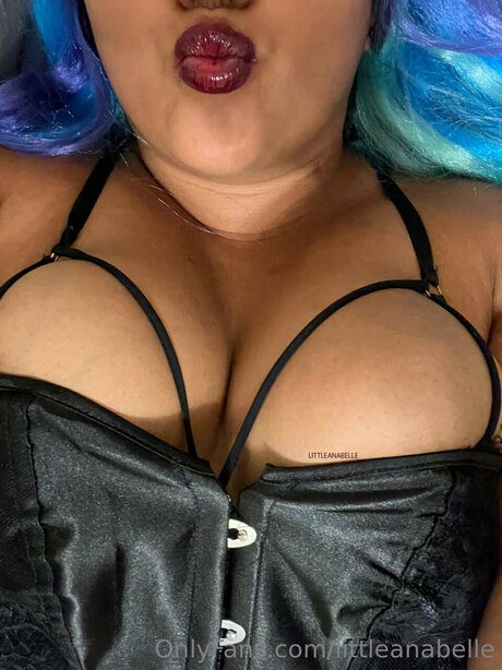 Alasti lekkinud OnlyFans-i pilt Littleanabelle
