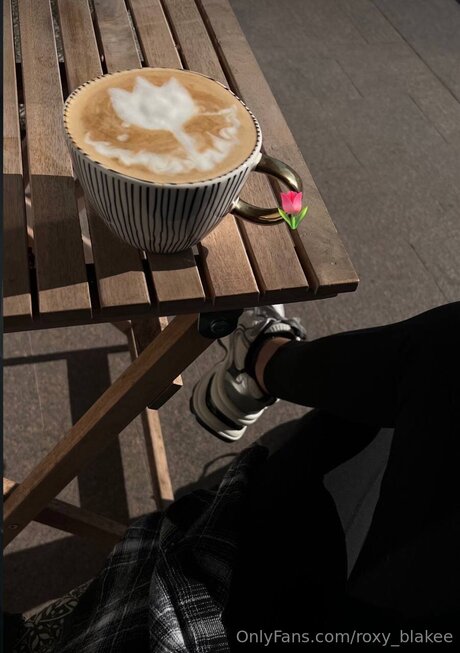 Обнаженная фотография утечки OnlyFans от Roxy Blakee