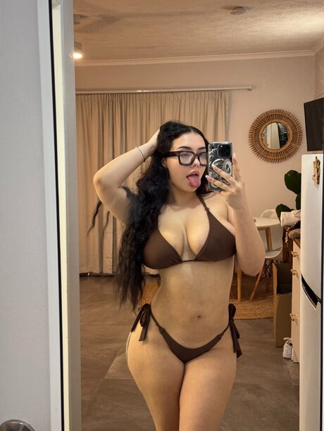 Foto di nudo di fuga di OnlyFans di Curlymoana